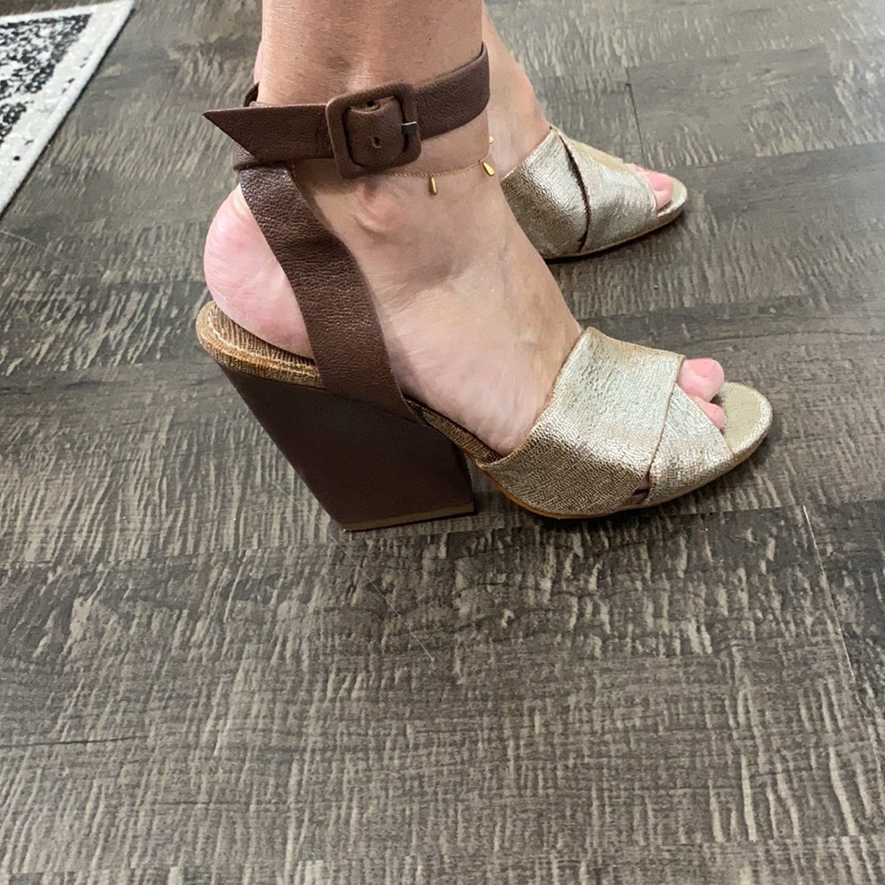 Bacio 61 Shoes! View 3